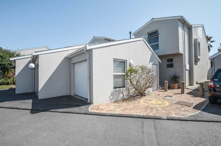 3 Bedroom Property for Sale in Woodbridge Island Western Cape